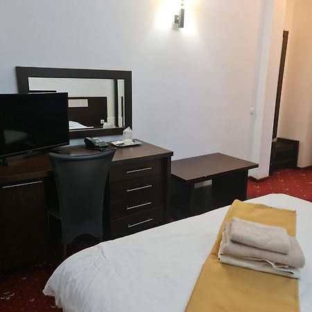 Hotel Magic Gt Trivale Piteşti Exteriér fotografie