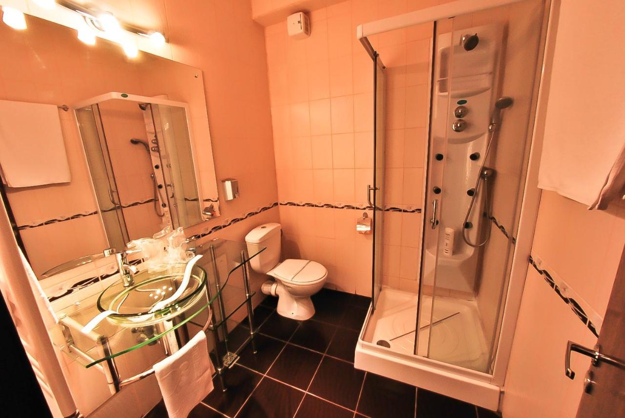 Hotel Magic Gt Trivale Piteşti Exteriér fotografie
