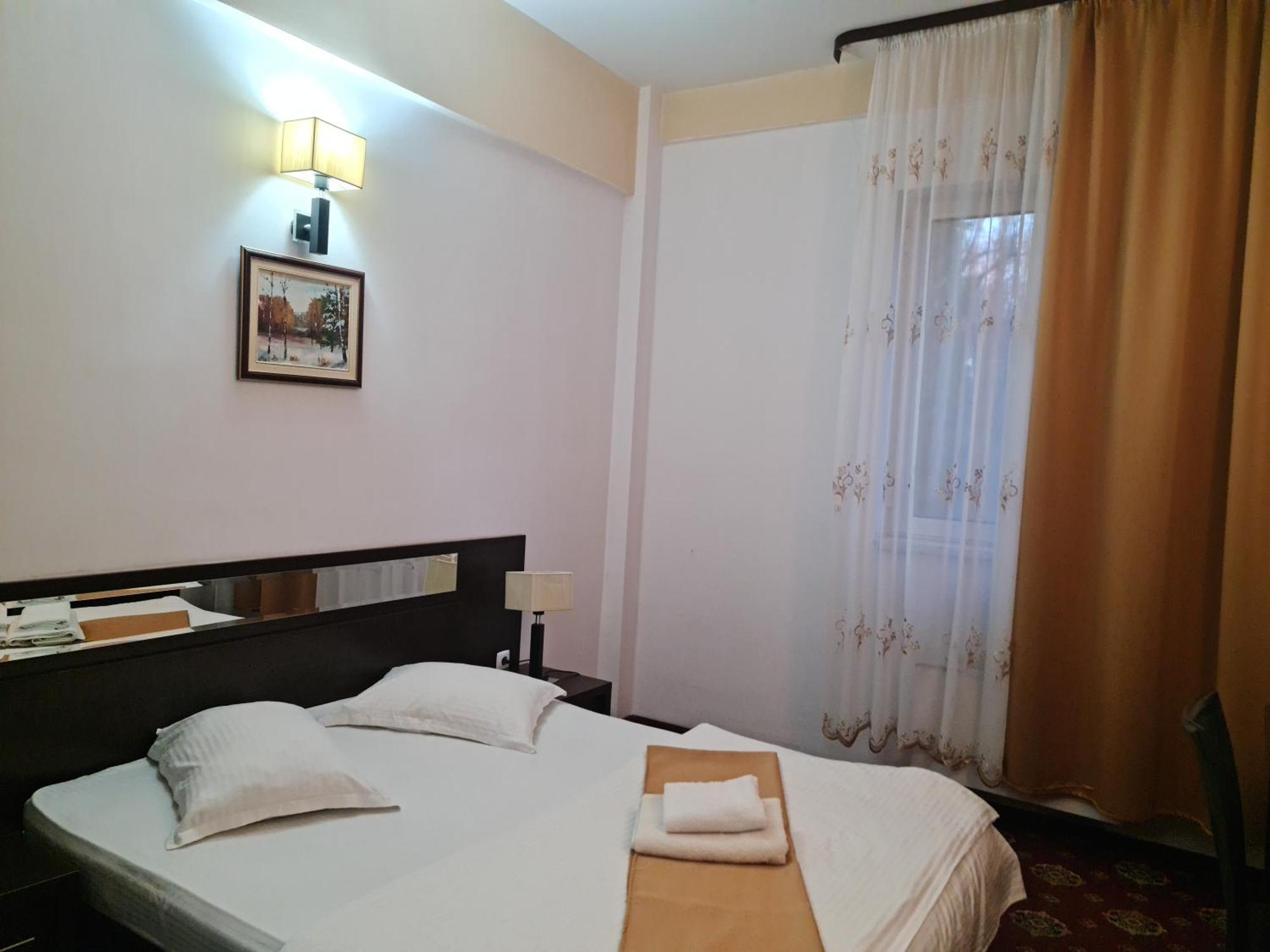 Hotel Magic Gt Trivale Piteşti Exteriér fotografie