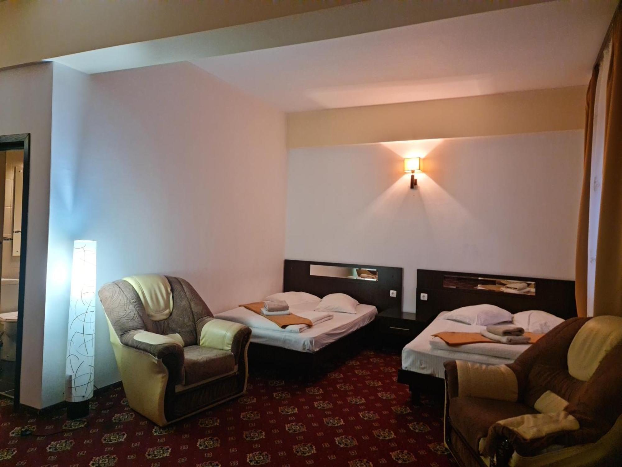Hotel Magic Gt Trivale Piteşti Exteriér fotografie
