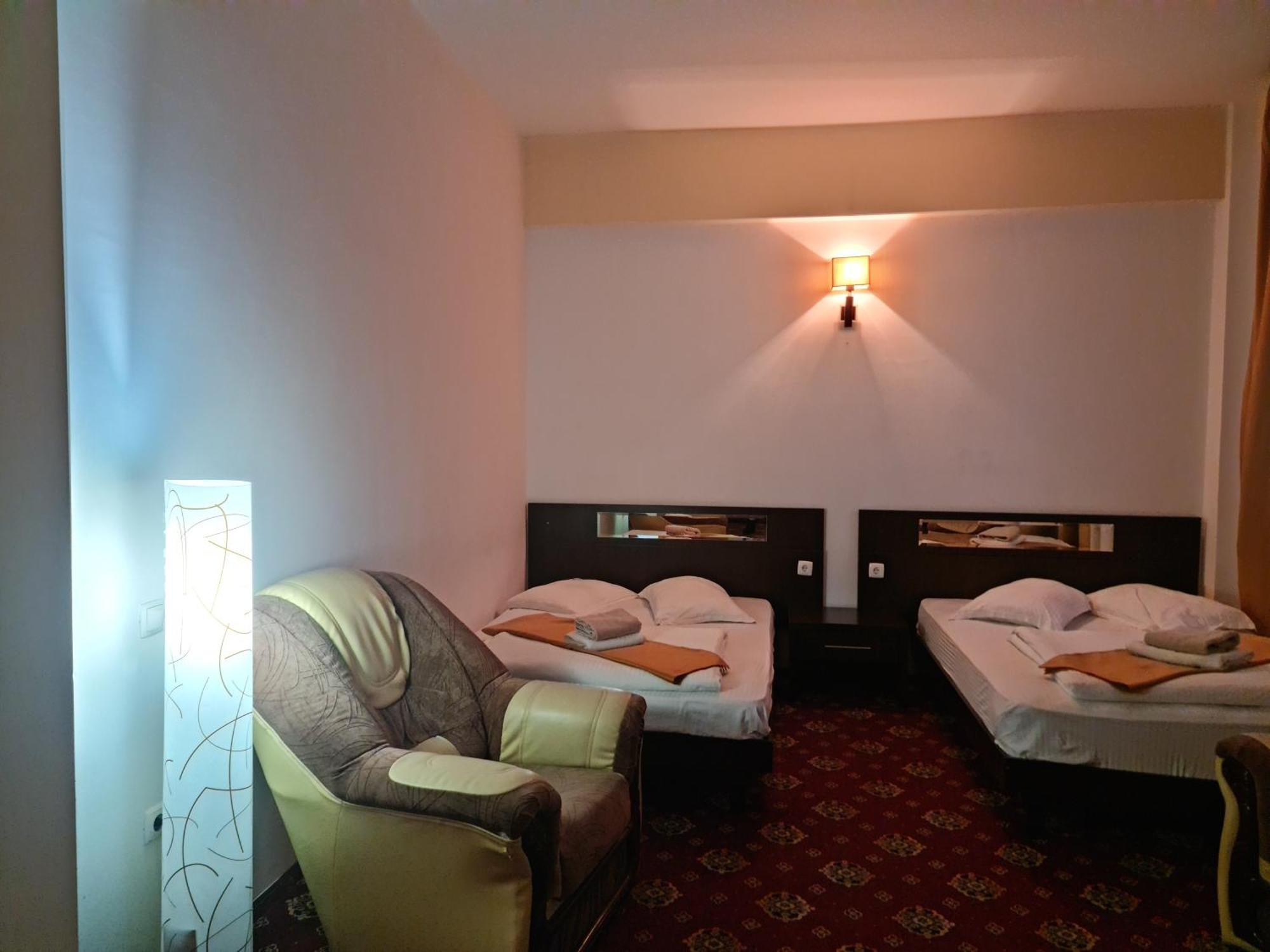 Hotel Magic Gt Trivale Piteşti Exteriér fotografie