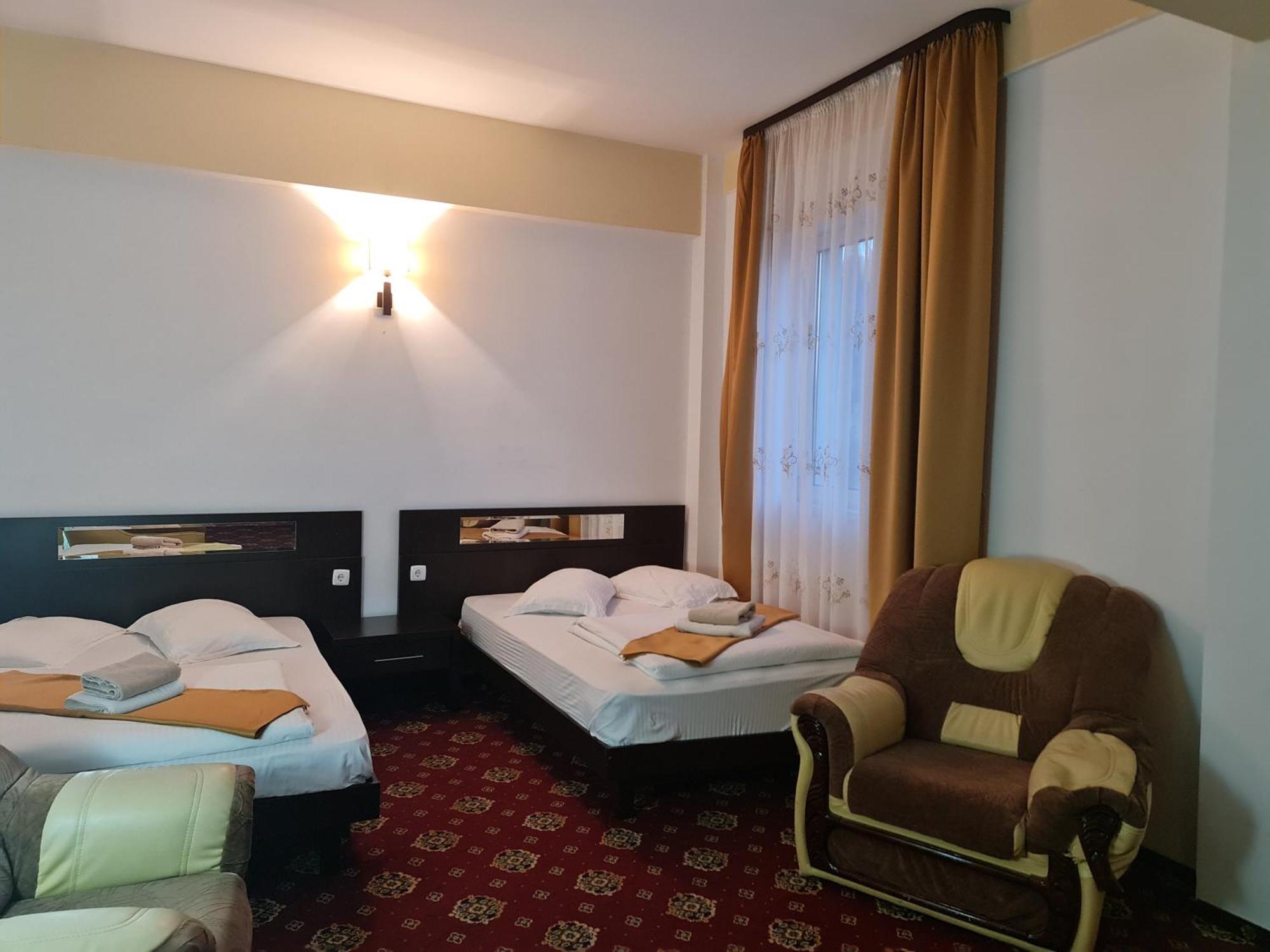 Hotel Magic Gt Trivale Piteşti Exteriér fotografie