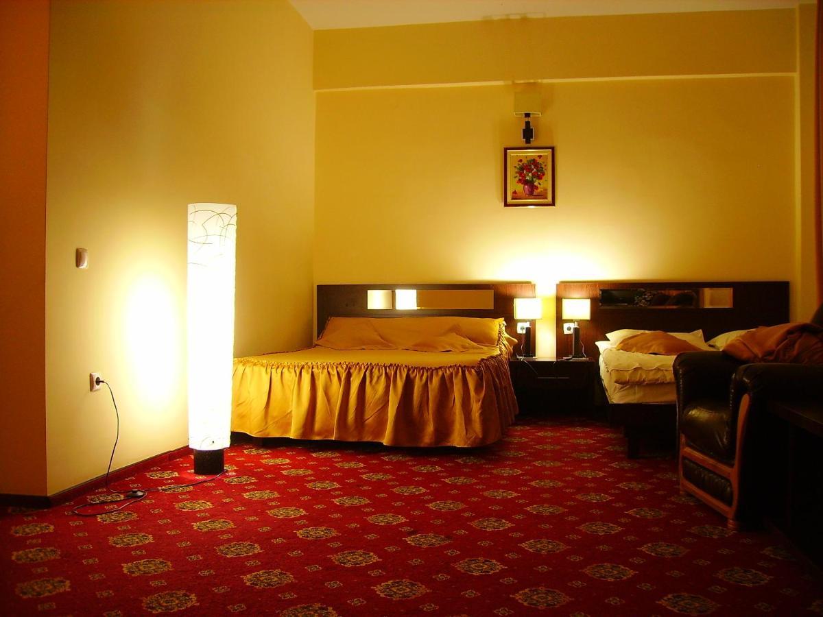 Hotel Magic Gt Trivale Piteşti Exteriér fotografie