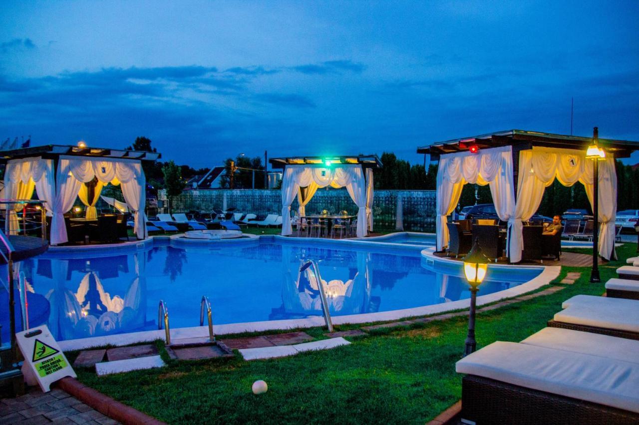 Hotel Magic Gt Trivale Piteşti Exteriér fotografie