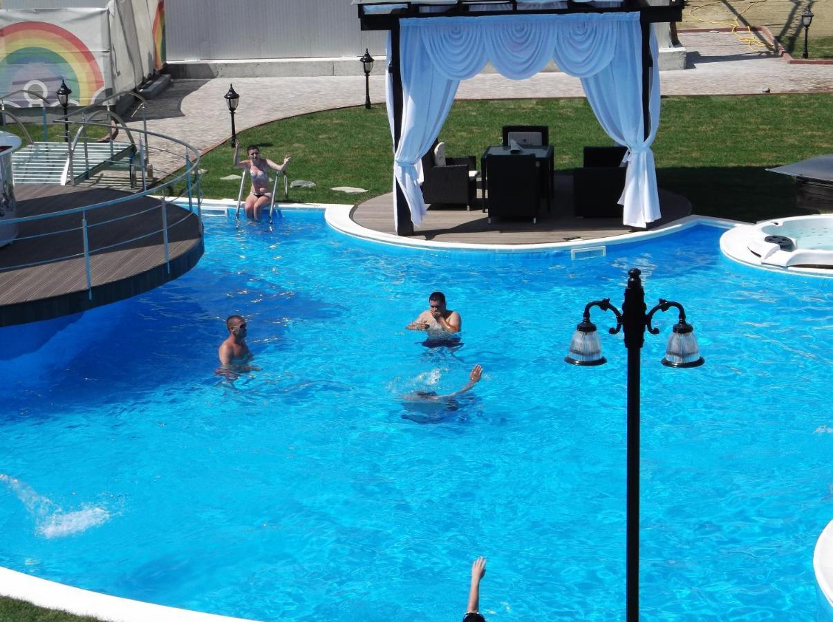 Hotel Magic Gt Trivale Piteşti Exteriér fotografie